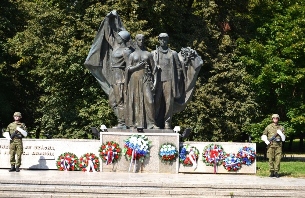 FOTO: 79. výročie Slovenského národného povstania. Takto si v Prešovskom kraji uctili túto historickú udalosť, foto 1