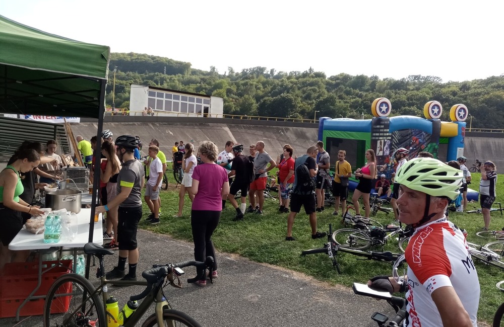 FOTO: Na Prešovskom cyklomaratóne štartovalo 400 ľudí. Ich cieľom bolo ukázať, že aj cyklisti patria na cesty, foto 4