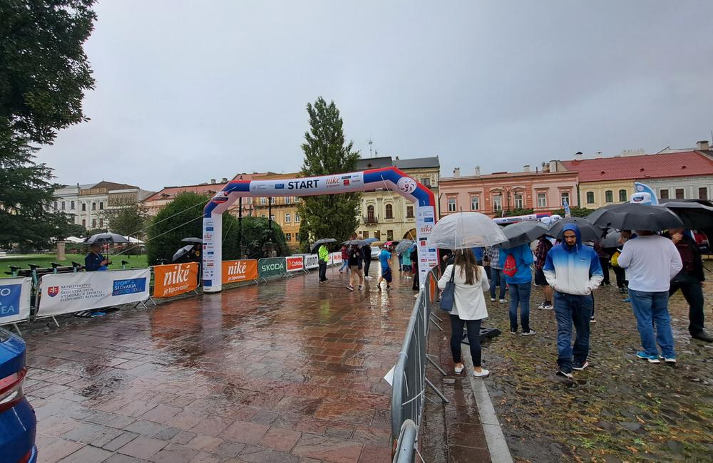 FOTO: V Prešove odštartovala druhá etapa pretekov Okolo Slovenska. Cyklistov nezastavil ani silný dážď, foto 18