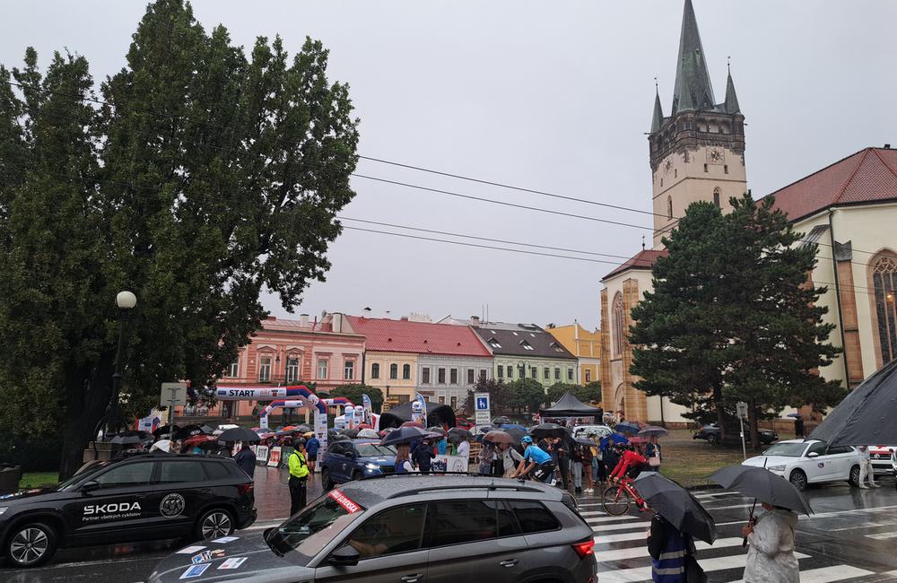 FOTO: V Prešove odštartovala druhá etapa pretekov Okolo Slovenska. Cyklistov nezastavil ani silný dážď, foto 19