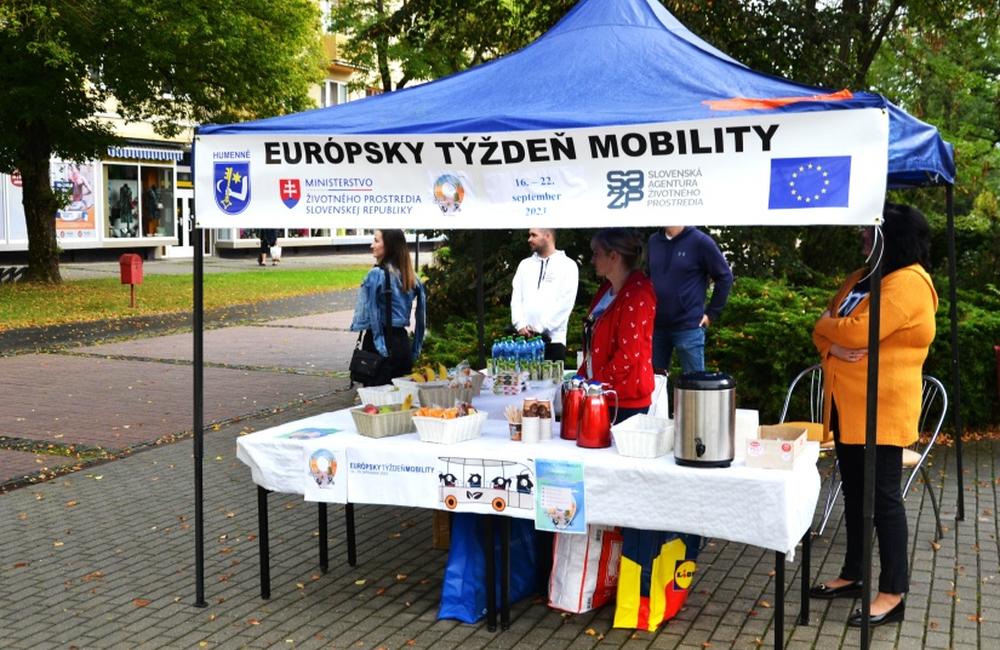 FOTO: V Humennom si Európsky týždeň mobility pripomenuli cykloraňajkami na námestí, občerstviť sa mohli aj chodci, foto 6