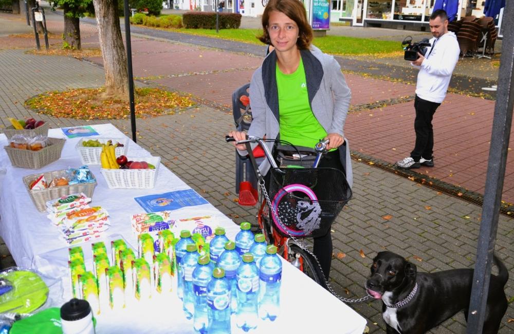 FOTO: V Humennom si Európsky týždeň mobility pripomenuli cykloraňajkami na námestí, občerstviť sa mohli aj chodci, foto 13