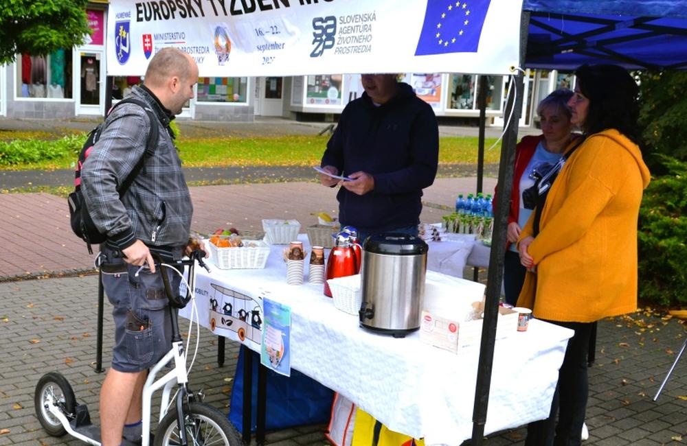 FOTO: V Humennom si Európsky týždeň mobility pripomenuli cykloraňajkami na námestí, občerstviť sa mohli aj chodci, foto 16