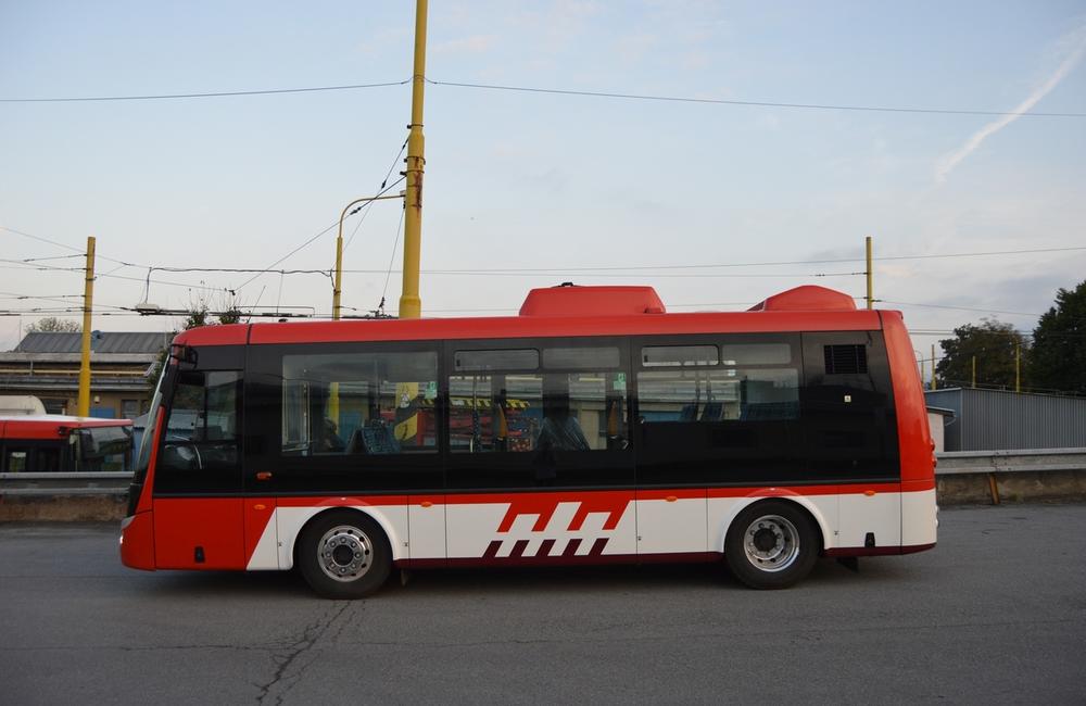 FOTO: Prvé elektrické midibusy sú už v Prešove, čaká sa na dodanie ďalších troch, foto 1