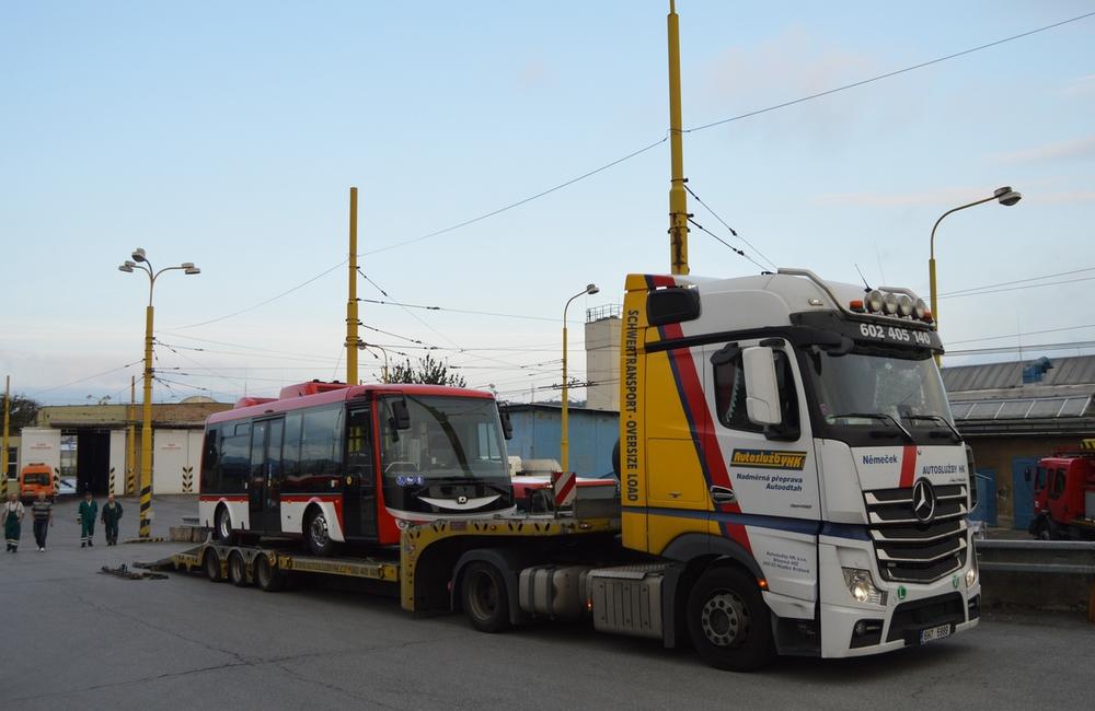 FOTO: Prvé elektrické midibusy sú už v Prešove, čaká sa na dodanie ďalších troch, foto 5