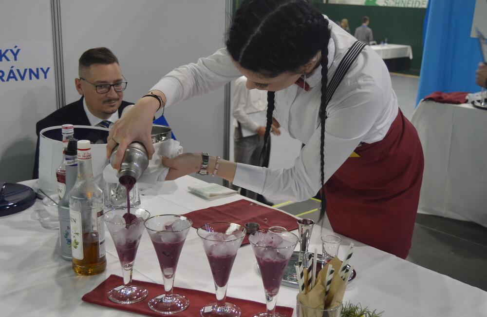 FOTO: Prešovská hotelová akadémia zorganizovala súťaže pre mladých baristov a barmanov, foto 6