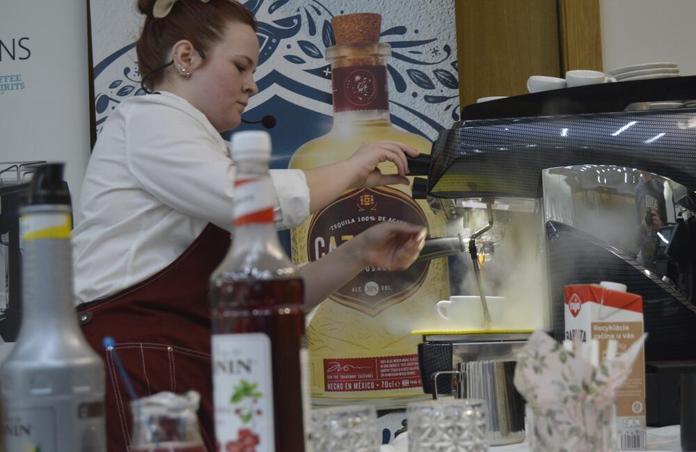 FOTO: Prešovská hotelová akadémia zorganizovala súťaže pre mladých baristov a barmanov, foto 11