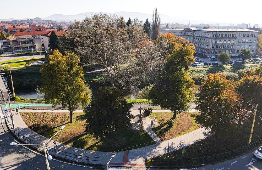 FOTO: Revitalizácia Námestia mládeže a Duchnovičovho v Prešove je dokončená, foto 1