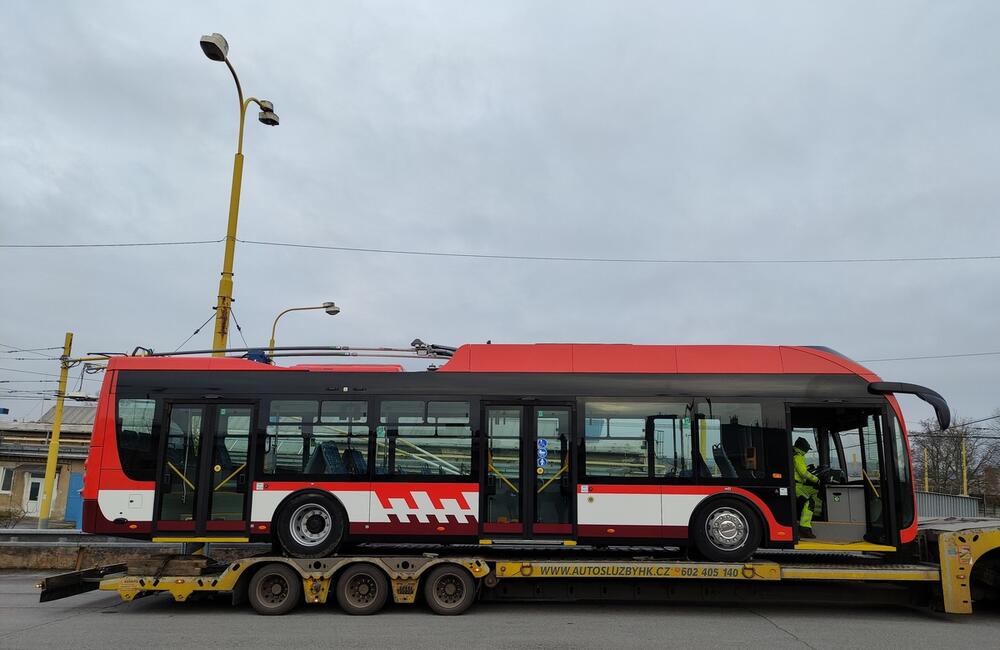 FOTO: Do Prešova dorazil prvý parciálny trolejbus, foto 2