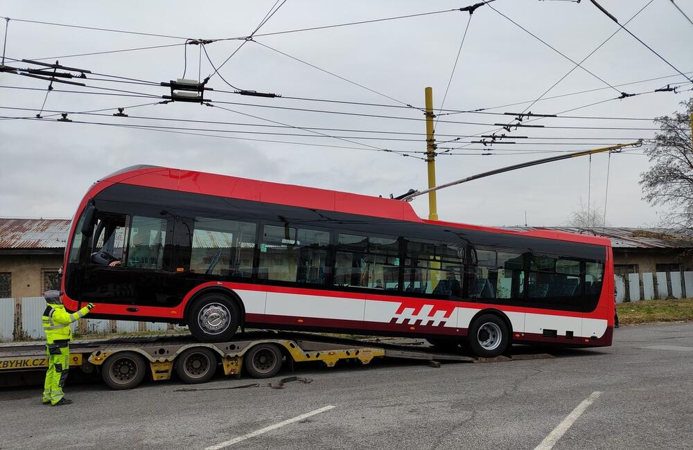 FOTO: Do Prešova dorazil prvý parciálny trolejbus, foto 5