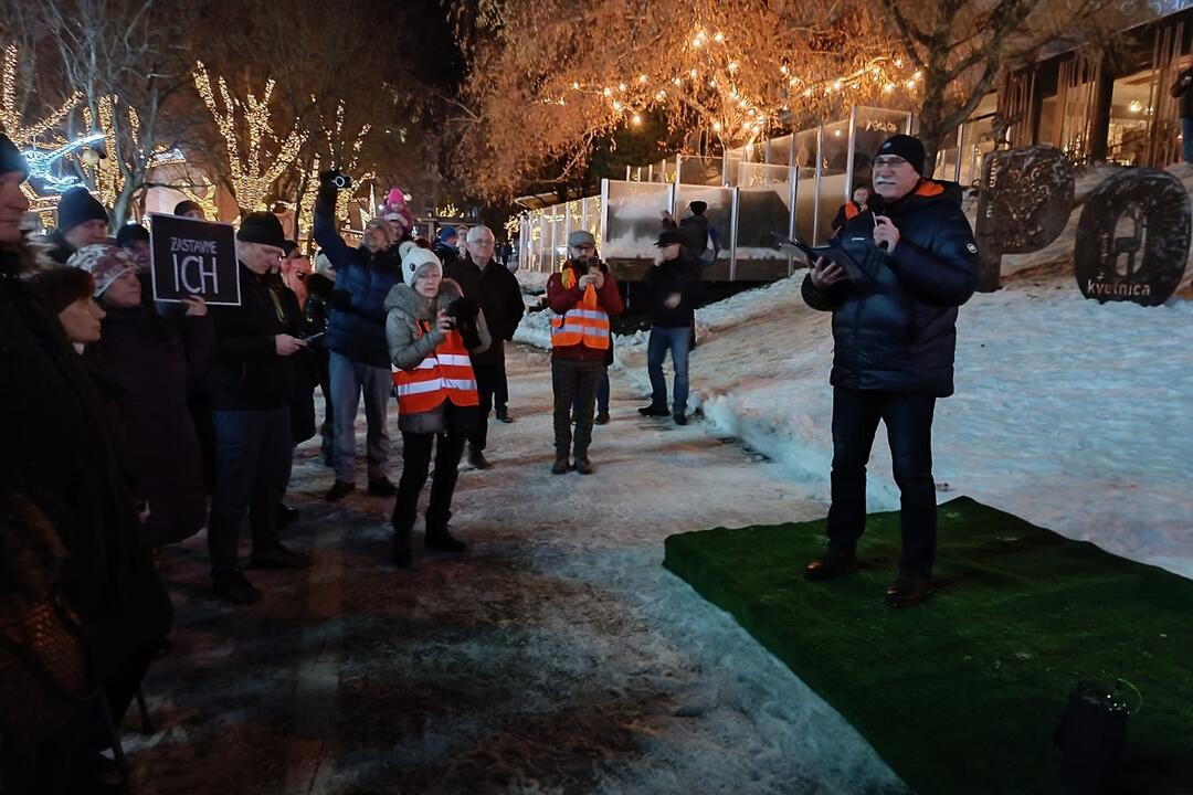 FOTO: Protest Zastavme rozklad demokracie v Poprade, foto 11