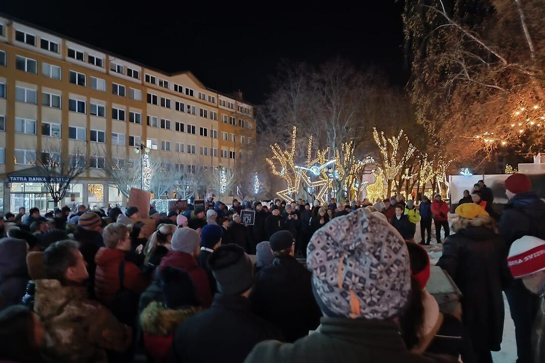 FOTO: Protest Zastavme rozklad demokracie v Poprade, foto 12