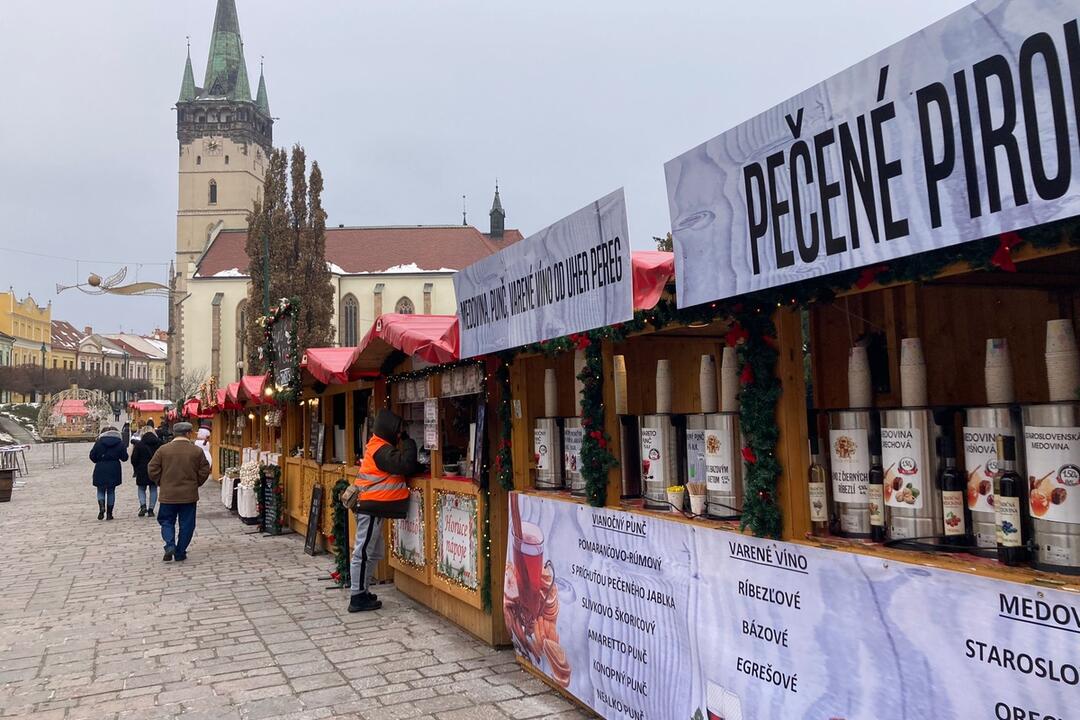 FOTO: Pozrite si, ako vyzerajú tohtoročné vianočné trhy v Prešove, foto 6