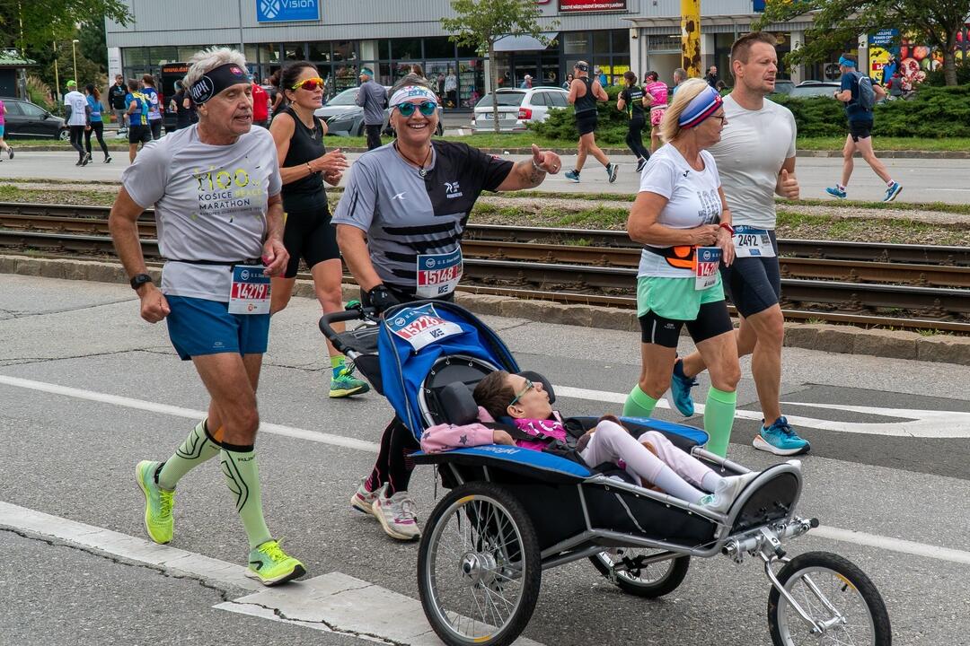 FOTO: Ťažko zdravotne postihnutá Katka zdoláva so svojou mamou Ľubkou bežecké výzvy, foto 40