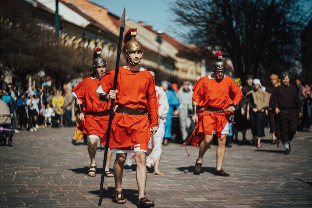 FOTO: Fotograf zachytil Krížovú cestu v Prešove, foto 2