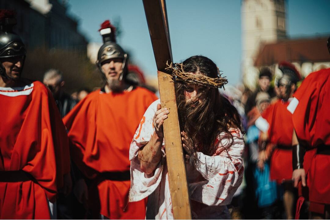 FOTO: Fotograf zachytil Krížovú cestu v Prešove, foto 7