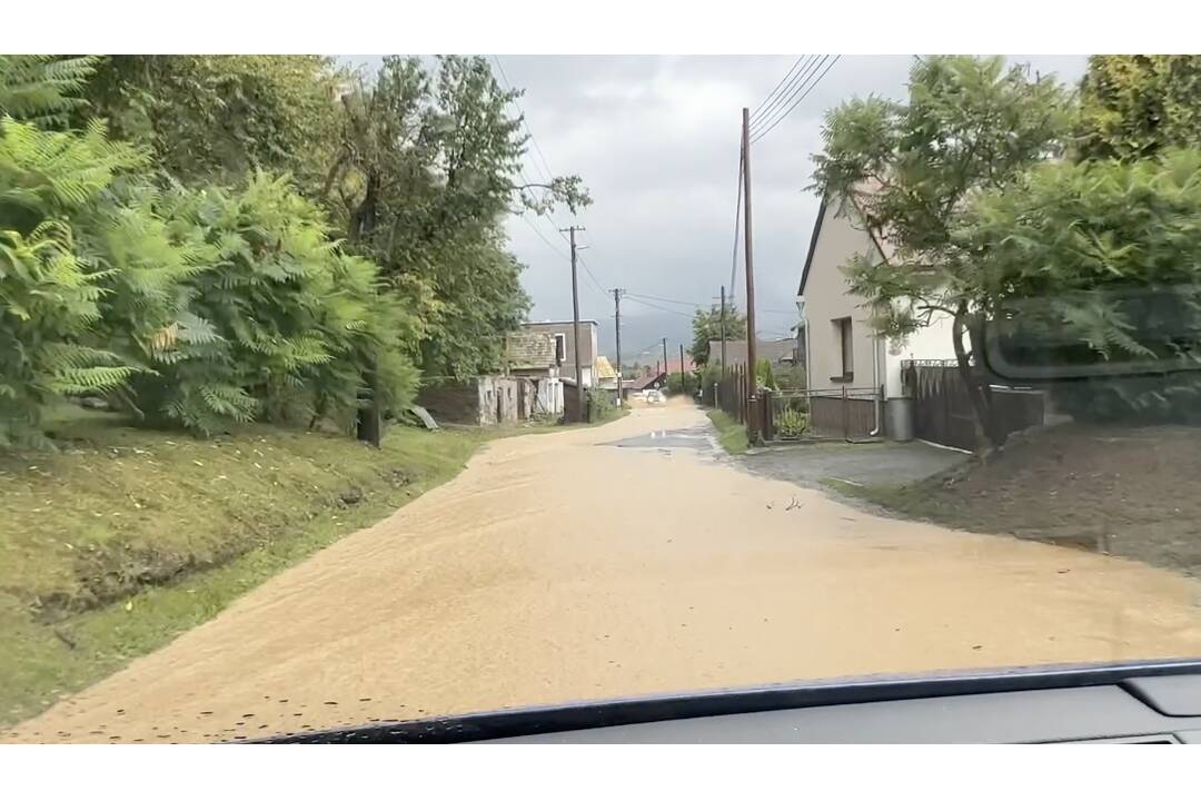 FOTO: V mestskej časti Sabinova sú zaplavené ulice, foto 1