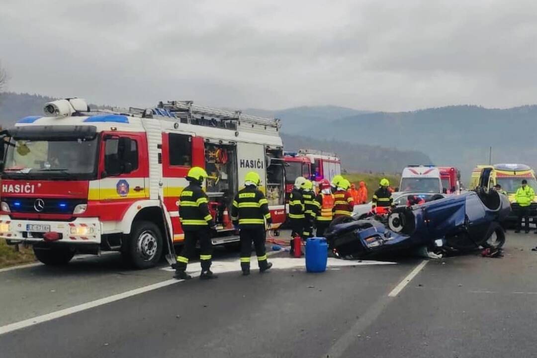 FOTO: Pre tragickú nehodu za Braniskom uzavreli časť diaľnice, foto 3