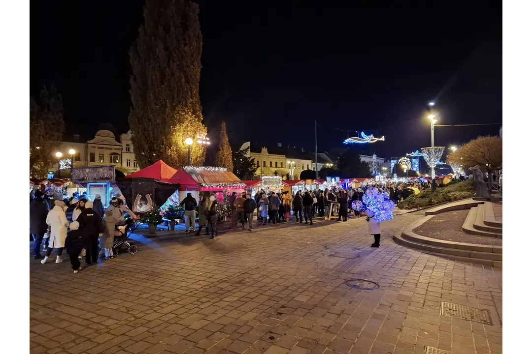 FOTO: Vianočné trhy v Prešove začali, foto 6