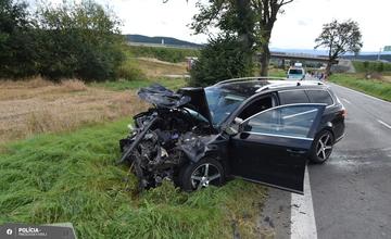 FOTO: Na Spiši medzi Levočou a Harichovcami sa zrazila dodávka s osobným autom