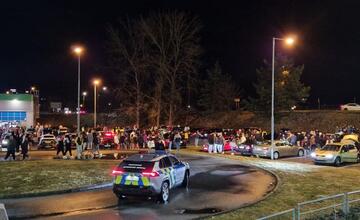 FOTO: Nelegálny zraz motorových vozidiel v Starej Ľubovni