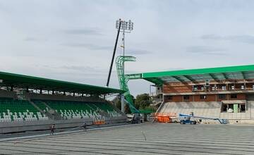 FOTO: Vo Futbal Tatran Aréne sa už pripravuje hracia plocha